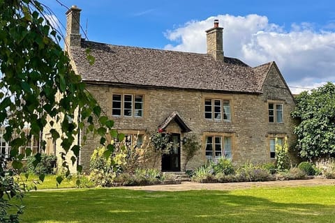 The Farmhouse - Sleeps 22