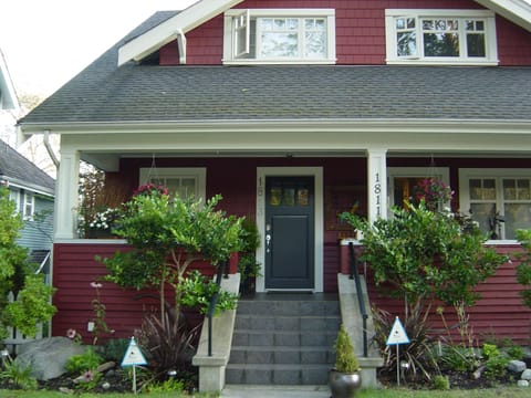 Beautiful heritage house on quiet tree-lined street