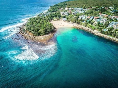 Beach nearby, sun loungers, beach towels