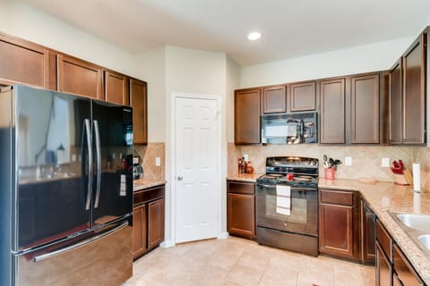 Big open kitchen, plenty of counter space