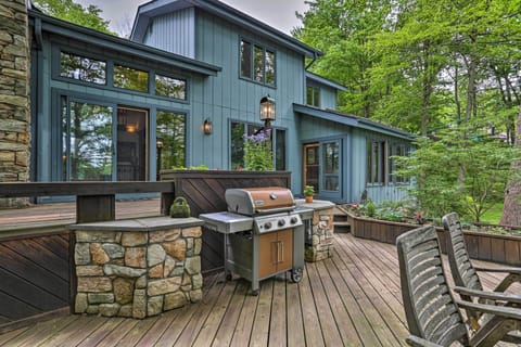 Pocono Pines Vacation Rental | 4BR | 3.5BA | 3,300 Sq Ft | 2 Stories