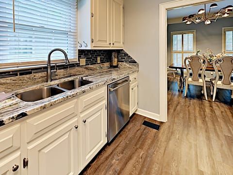 PLEASE ALWAYS MESSAGE ME FIRST BEFORE REQUESTING TO BOOK! 5019510799