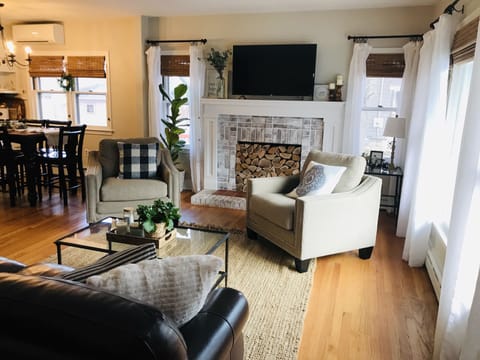 Living area | TV, fireplace