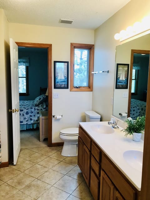 Combined shower/tub, hair dryer, towels, soap