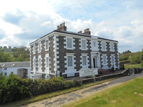 TELFORD MANOR HOUSE & Mews courtyard