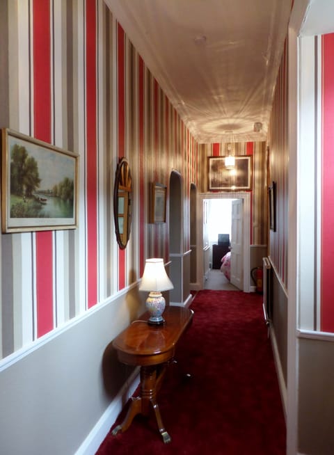 NORTH WING
HALL TO BEDROOMS