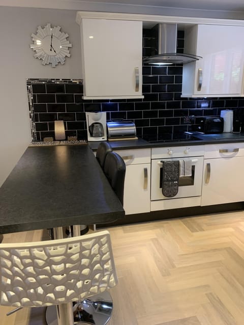 Oven,  Ceramic Hob and Extractor Fan