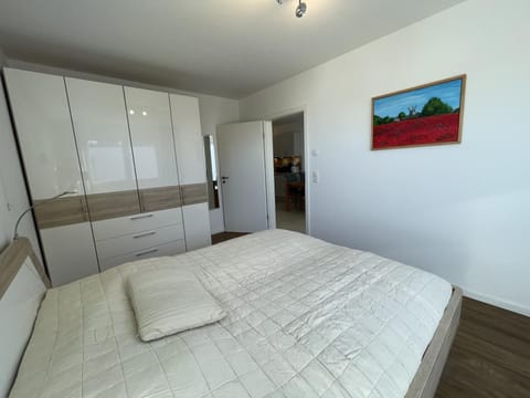 1 bedroom, blackout drapes, iron/ironing board, free WiFi