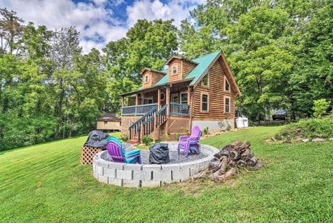 Maggie Valley Vacation Rental | 2BR | 2BA | 1,650 Sq Ft | 3 Stairs Required