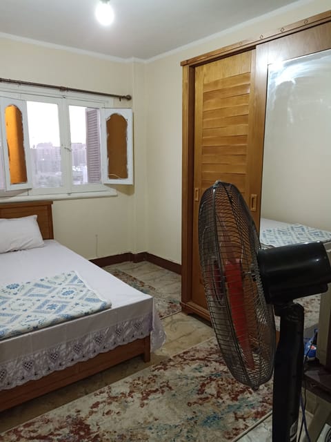 2 bedrooms, in-room safe, iron/ironing board, internet