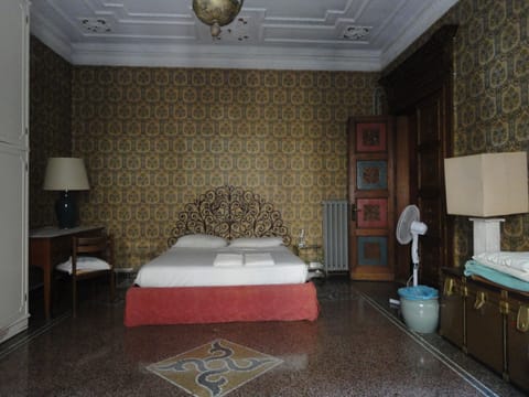 red maraja room