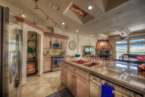 Gorgeous fully stocked well equipped kitchen for preparing a wonderful meal.