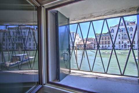 double bedroom with Grand Canal view