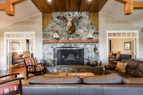 Living area | TV, fireplace, stereo