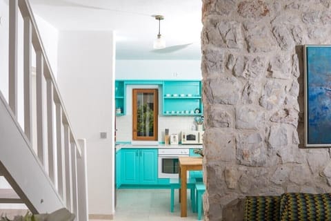 From dinning room to kitchen