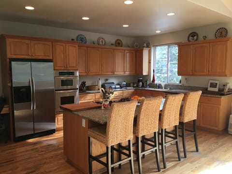 KitchenAid 5 burner gas cooktop, stainless appliances