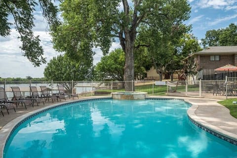 Welcome to Azure Relaxin' 1!