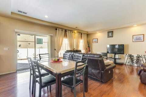 Dining Area | Main Level