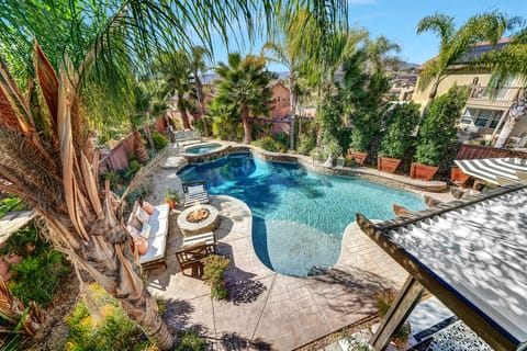 
Extra Large Pool