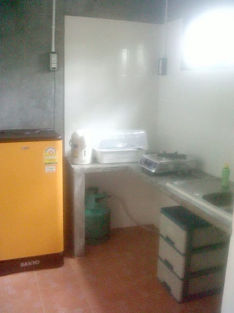 Microwave, stovetop, electric kettle, toaster