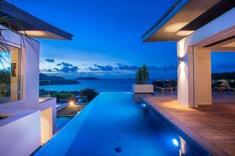 An infinity pool