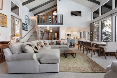 Vaulted Ceilings, Spacious Feel