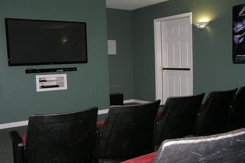 19-Seat Theater Room