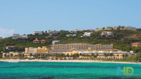 Beach nearby, sun loungers, beach towels