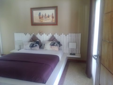 big room with king size bed
