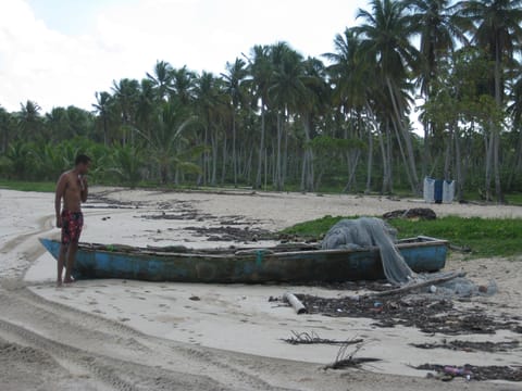 Beach nearby, sun loungers, beach towels