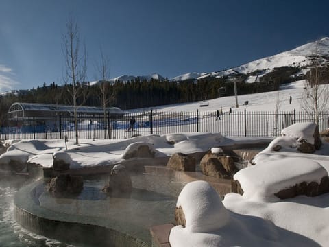 Outdoor hottubs with spectacular views of the slopes