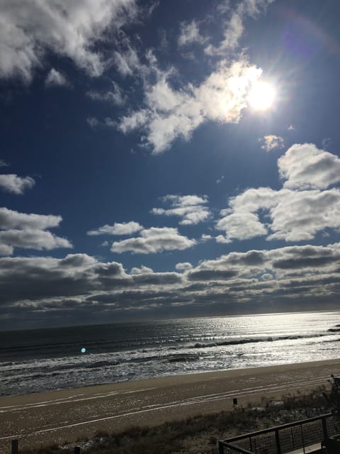 Beach nearby, sun loungers, beach towels