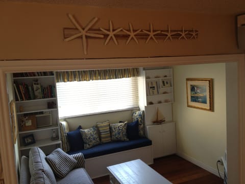 new cushions and artwork