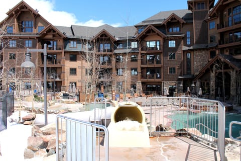 Grand Lodge on Peak 7, ski-in/ski-out to the Independence Chair