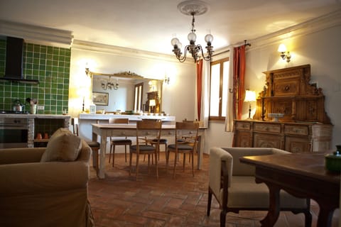 TUSCANY FOREVER RESIDENCE VILLA FAMIGLIA GROUND FLOOR APARTMENT no.5 