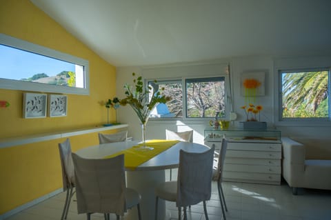 Bright and cheerful dining area