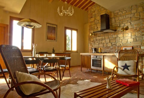 TUSCANY FOREVER RESIDENCE VILLA FAMIGLIA FIRST FLOOR APARTMENT no.4  