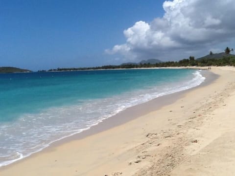 Beach nearby, sun loungers, beach towels