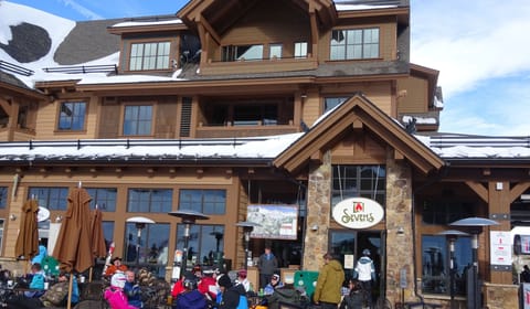 restaurant outside/inside