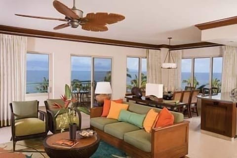 Living & Dining Room - Panoramic Oceanfront Views of Lanai and Molakai