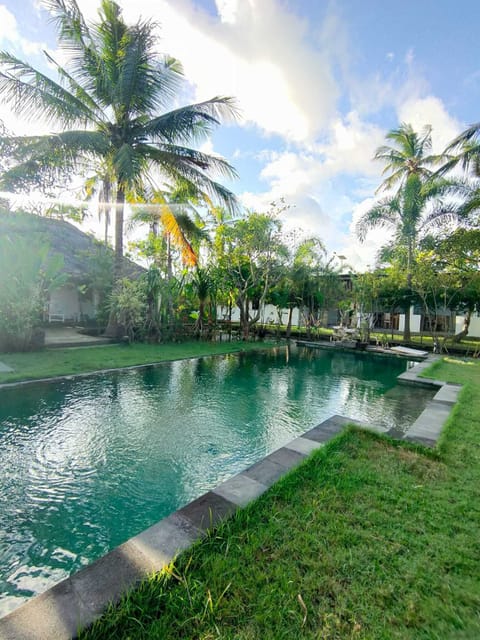 Outdoor pool, an infinity pool