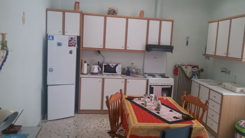 The spacious fully equipped kitchen