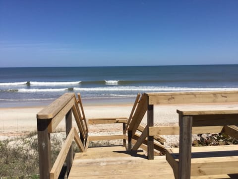 Beach nearby, sun loungers, beach towels