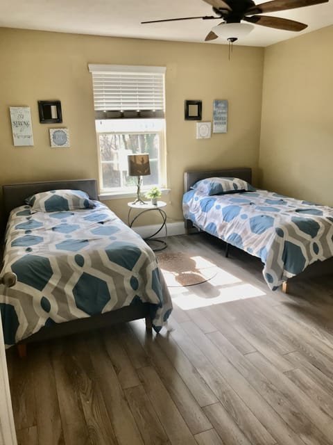 3rd bedroom with twin beds