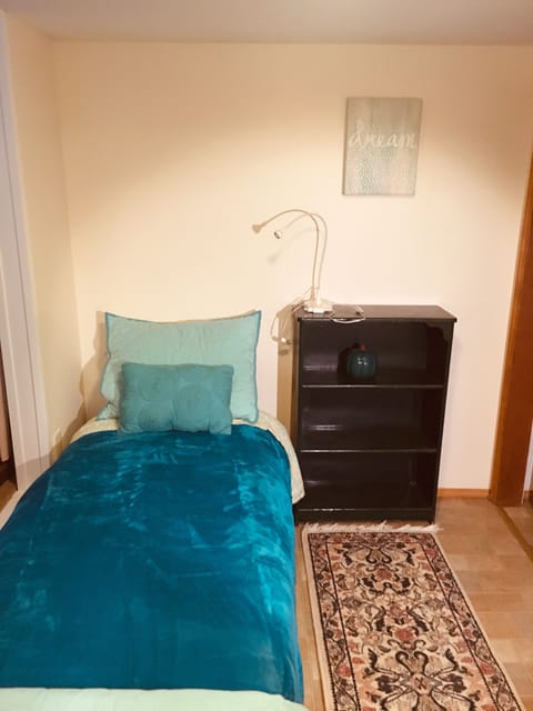 2nd bedroom, walking  in closet, washed/dryer