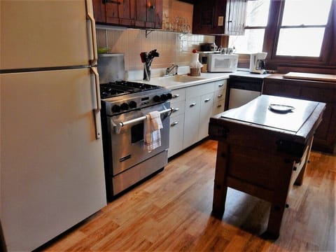 Additional view of kitchen