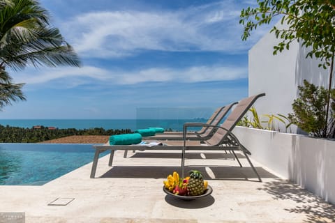 Outdoor pool, an infinity pool