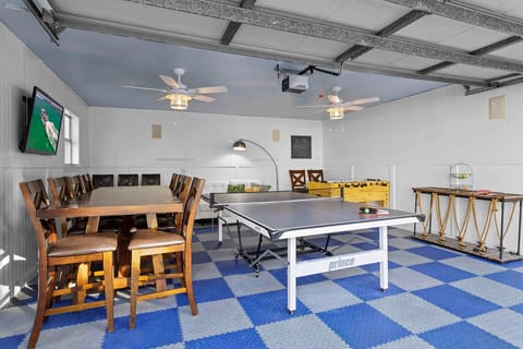 24-Anchor-Pointe-Game-Room