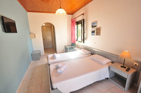 Bedroom with two single beds