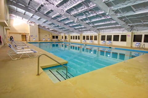 Enjoy the excellent on-site amenities including the indoor pool! Please note that the pool will be closed until Apr. 15th, 2021 due to maintenance.